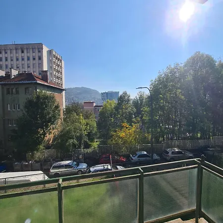 Apple - Private Garage * Sarajevo