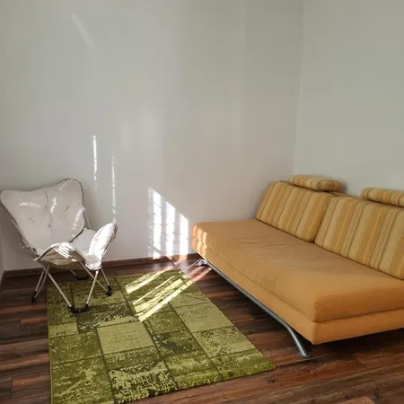 Apple - Private Garage Apartment Sarajevo
